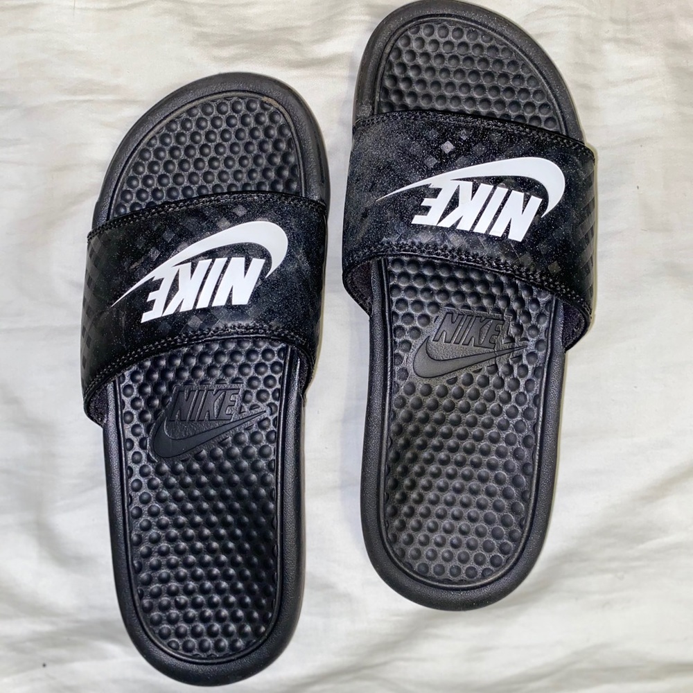 EXCELLENT CONDITION- Black Nike Slides